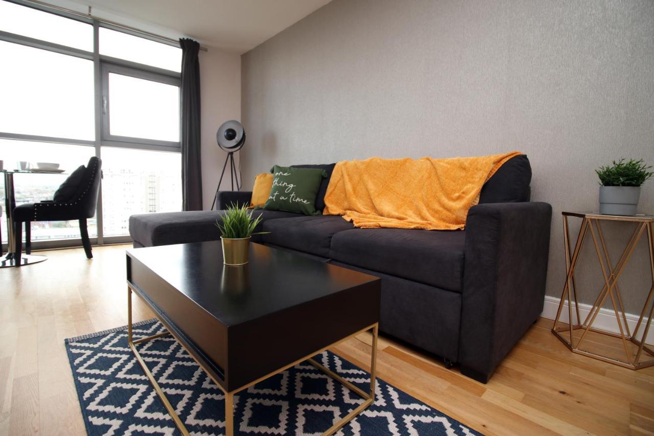 The View - Long Stay Offer - Modern Central Apartment And Parking By Cto Serviced Apartments Cardiff Eksteriør billede