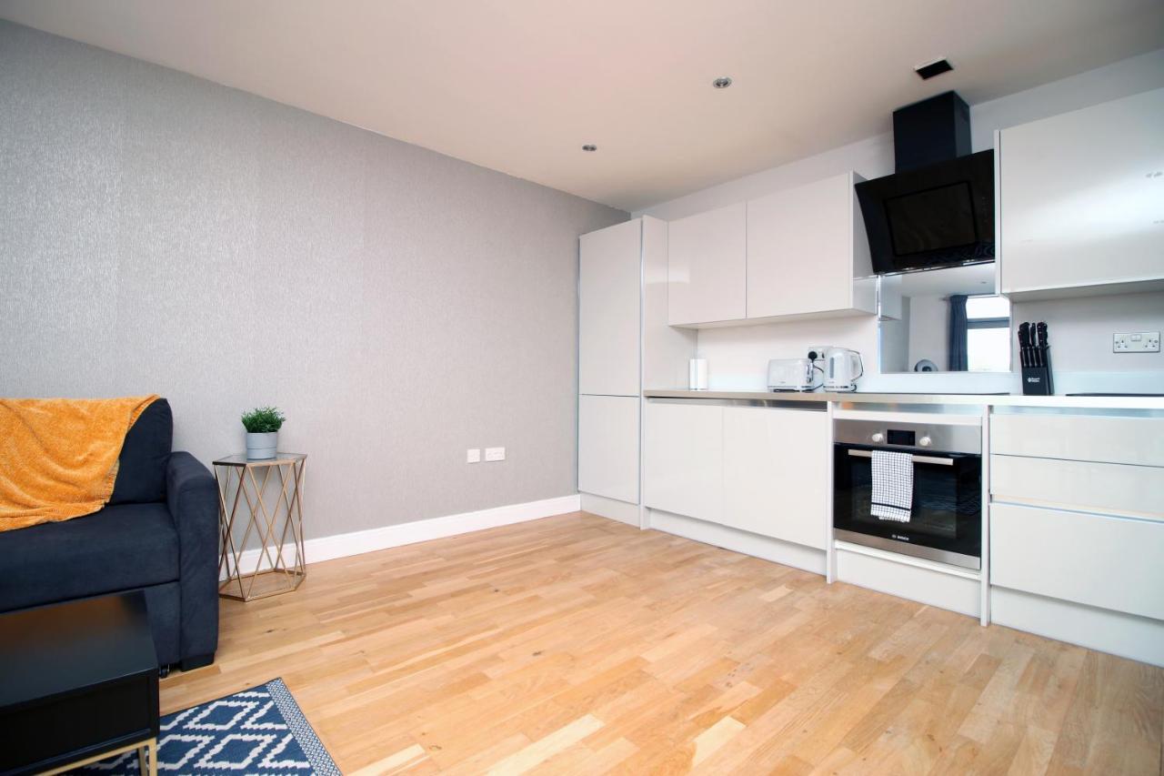 The View - Long Stay Offer - Modern Central Apartment And Parking By Cto Serviced Apartments Cardiff Eksteriør billede