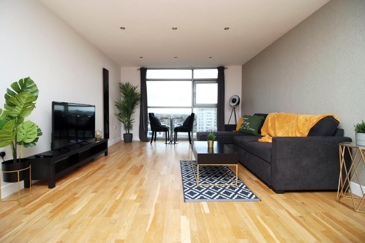 The View - Long Stay Offer - Modern Central Apartment And Parking By Cto Serviced Apartments Cardiff Eksteriør billede