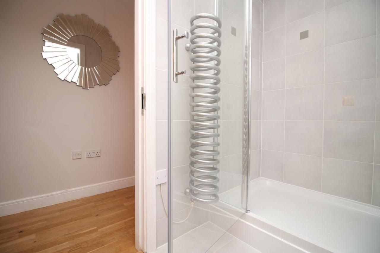 The View - Long Stay Offer - Modern Central Apartment And Parking By Cto Serviced Apartments Cardiff Eksteriør billede